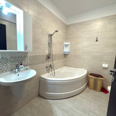 Location d’un appartement lumineux et chaleureux de 2 pièces, Chiajna, Bucarest, Roumanie